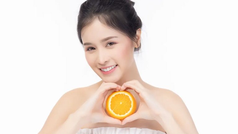 cara mencerahkan wajah dengan Garnier Vitamin C Dry Touch Cream