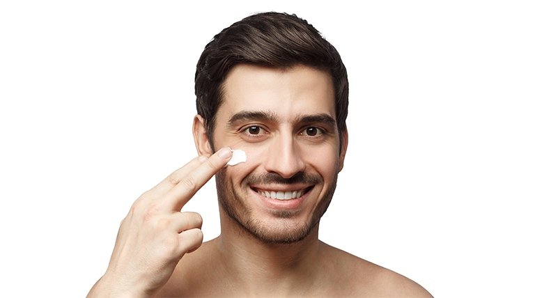 bukan hanya melembabkan ini 5 manfaat lain dari pelembab wajah pria min