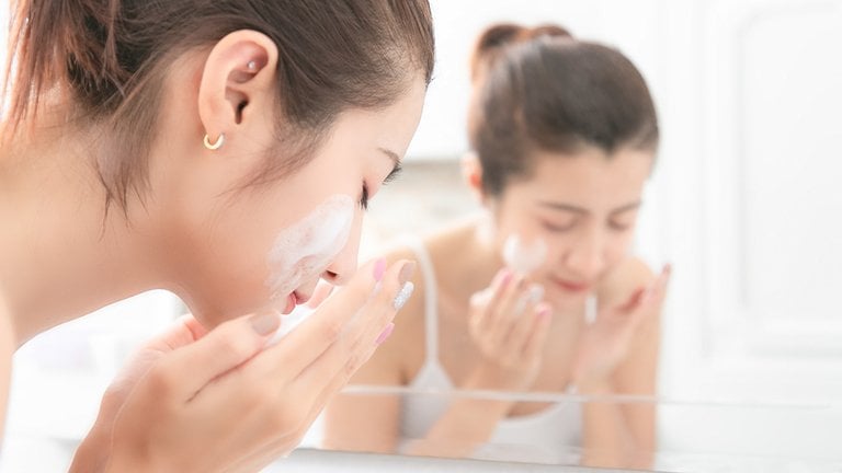 cara memilih facial wash untuk tipe kulit berminyak