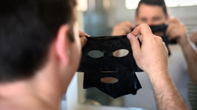 Cara Mengecilkan Pori-Pori Wajah Cowok dan Melawan Minyak Penyebab Jerawat