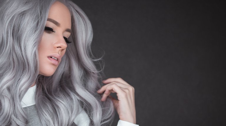 Ide Highlight Rambut Silver untuk Pria dan Wanita