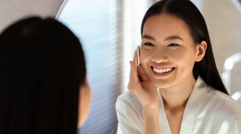 Intip Cara Double Cleansing yang Benar untuk Semua Jenis Kulit Wajah