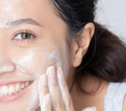 Pentingnya Menjaga Kulit Wajah Bersih