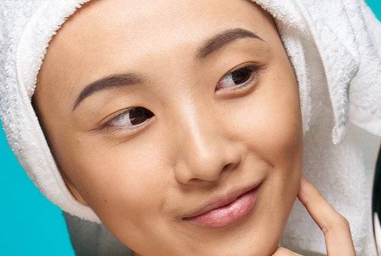 Pilih Pembersih Wajah Sesuai Tipe Kulit