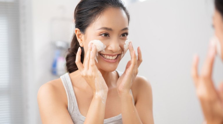 piliham pembersih wajah garnier untuk berbagai tipe kulit