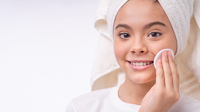 Masih Bingung Apa Itu Double Cleansing Intip Penjelasan Lengkap dan Manfaatnya di Sini