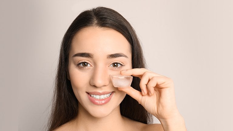 10 Manfaat Es Batu untuk Wajah dan Cara Menggunakannya