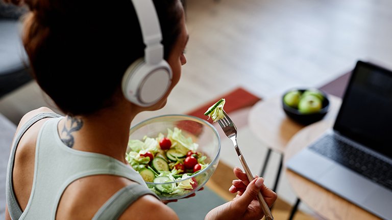 15 Makanan Rendah Kalori yang Bernutrisi dan Bantu Redakan Jerawat