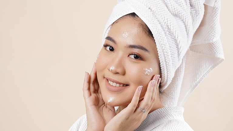 Ini Rangkaian Skincare untuk Kulit Kering yang Wajib Digunakan