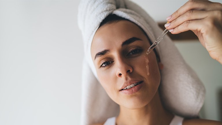 Ketahui Kandungan yang Wajib Ada di Serum untuk Menghilangkan Bekas Jerawat