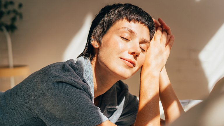 Sudah Tahu Berjemur di Pagi Hari Bagus untuk Menambah Vitamin D