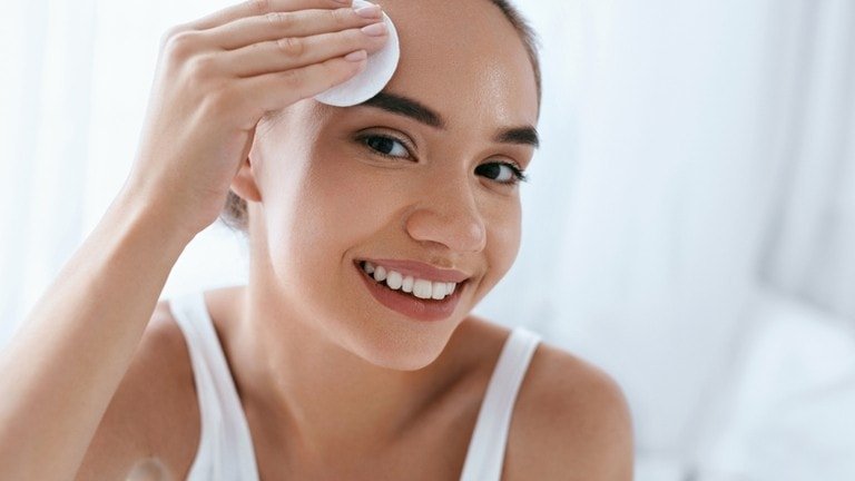 Cara Memilih Micellar Water untuk Kulit Berminyak