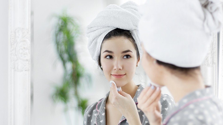 Warning! Ini 5 Kesalahan dalam Step Skincare Malam Yang Harus Dihindari!