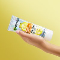 Garnier Bright Complete Serum Cleanser Vitamin C A Plus