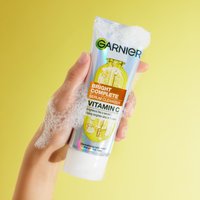 Garnier Bright Complete Serum Cleanser Vitamin C A Plus